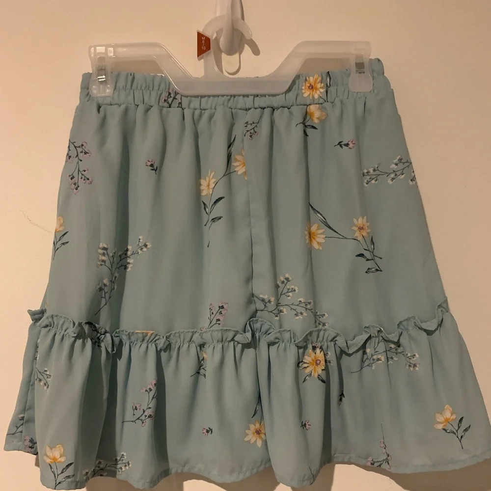 Trixxi Medium Light Blue with Yellow Flowers Floral Mini Skirt Elastic Casual